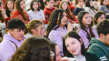 El Concejo Deliberante Estudiantil realizó un debate con candidatos en el Teatro Municipal
