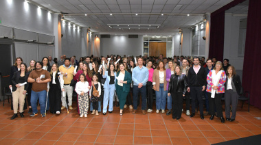 Profesionales de la salud recibieron sus diplomas de finalización de residencias médicas