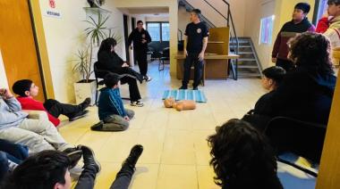 Callejeada Hinojo realizó un proyecto conjunto con los Bomberos Voluntarios de la localidad