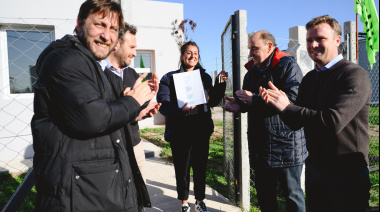 El intendente Maximiliano Wesner entregó 21 nuevas viviendas del barrio CECO III