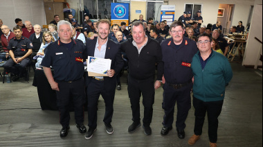 Charla sobre Ciberdelitos en el Cuartel Central de Bomberos