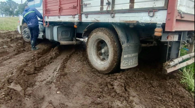 Infraccionaron a un transportista por circular por un camino vecinal tras las lluvias