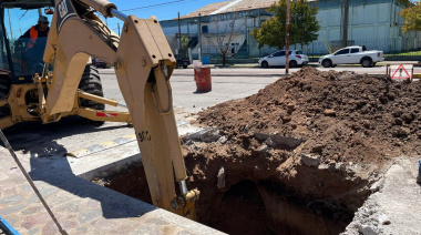 Se ejecutan obras para determinar el origen de la socavación en el Parque Mitre