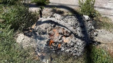 Nueva infracción a una reconocida parrilla, esta vez por arrojar brasas encendidas a la vereda