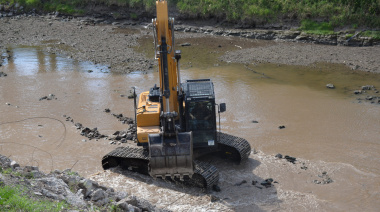 El Municipio concretó una nueva etapa del Plan de Obras de Contención y Protección de la ladera del arroyo Tapalqué