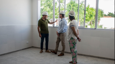 El intendente Maximiliano Wesner recorrió la obra de ampliación de la Escuela N° 57