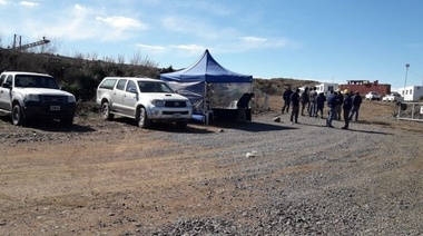 Trabajadores mineros realizan un paro en la cantera Ecovía