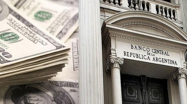 El dólar cerró arriba de los $65 pesos y en la última semana se fugaron $4000 millones de dólares del Banco Central