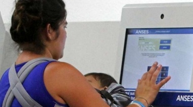 Por la suma anticipada para las elecciones, la AUH sólo aumentará 94 pesos en diciembre