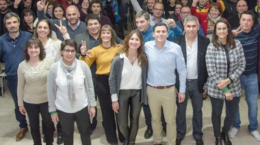 Aguilera anunció la conformación del interbloque "De Todos" en el HCD