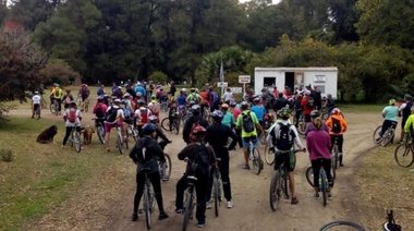 El cicloturismo llega a Laguna Blanca Chica