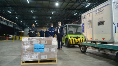 Arribaron al país dos cargamentos con un total de 3.293.400 vacunas de AstraZeneca