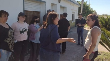 Andrea Coronel  se reunió con vecinos de Blanca Grande, Recalde y Espigas