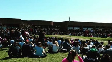 En una multitudinaria asamblea se definió la toma del campus de la UNICEN contra el ajuste universitario