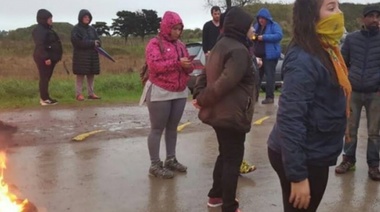 Vecinos de Sierra Chica volvieron a cortar el acceso a la localidad
