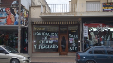 Locales vacíos, comercios con liquidaciones y cada vez menos movimiento en la ciudad