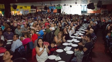 "Encuentro por la Unidad": El peronismo de Olavarría colmó el Club El Fortín