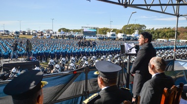 Kicillof les tomó juramento a 4.200 cadetes de la Policía bonaerense