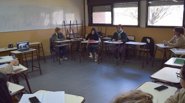 Se realizó el conversatorio “Prácticas, saberes y disputas político-pedagógicas” en la FACSO