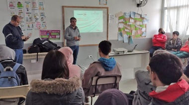 Se brindó una charla sobre Seguridad Vial en la Escuela Secundaria N°8