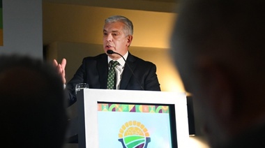 Domínguez pidió la cooperación del campo y aseguró que no habrá devaluación ni baja de retenciones