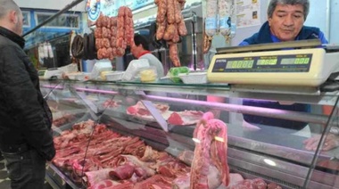 Clausuran dos comercios que vendían carne de caballo en hamburguesas y embutidos