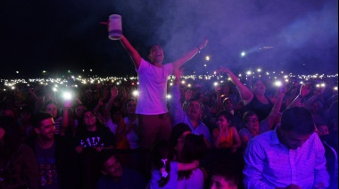 La Delio Valdez y Los Palmeras brillaron en la Fiesta Aniversario de Olavarría