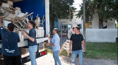 La Provincia entregó mobiliario para establecimientos educativos de la ciudad