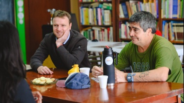 El intendente Wesner visitó la Biblioteca Popular “Crucero General Belgrano”