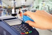 Asesoramiento para evitar “sorpresas” en compras con tarjetas de crédito