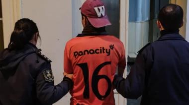 Ocasionó disturbios en la vía pública, en presunto estado de ebriedad: fue detenido por la policía