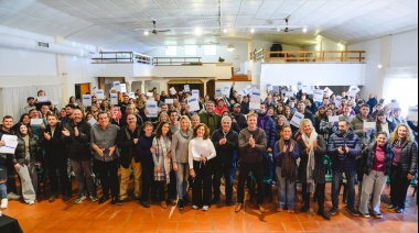 En un emotivo acto 72 familias recibieron formalmente lotes con servicios en Colonia Hinojo