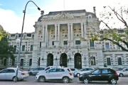 Docentes y estatales esperan la próxima semana recibir una oferta salarial de la Provincia