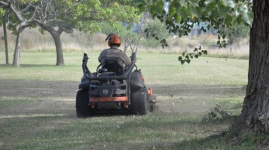 El Municipio adquiere cuatro tractores para el mantenimiento de espacios verdes en las localidades