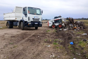 El Municipio lleva a cabo la limpieza de micro basurales a cielo abierto sobre Calle 2