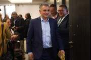 Sebastián Pareja calificó de "discapacitados" a los que agredieron la caravana de Javier Milei