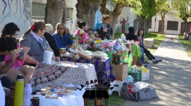 Nueva feria de “La Capitana” en la plaza del barrio Luján