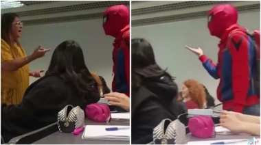 Un estudiante se disfrazó de “El Hombre Araña” y la reacción de la profesora lo sorprendió