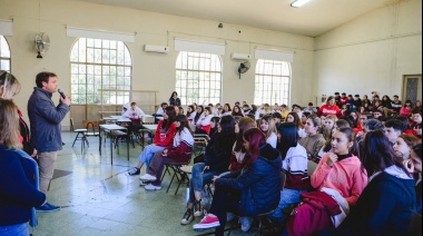 Wesner confirmó que se entregarán más de 800 computadoras