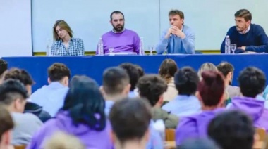 Luego de la baja de Arouxet y Galli suspendieron el debate de candidatos con los estudiantes