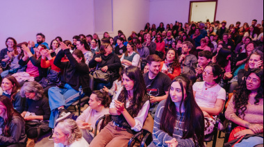 A sala llena culminó la 29° edición de la Feria Libros en Olavarría y el 4° Festival del Libro