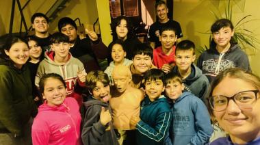 Callejeada Hinojo realizó un proyecto conjunto con los Bomberos Voluntarios de la localidad