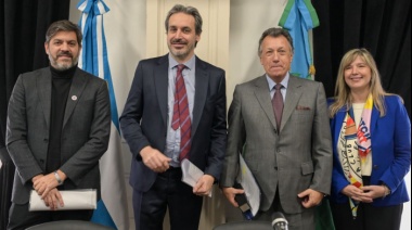 Provincia firmó un convenio con universidades públicas para la capacitación de autoridades de mesa