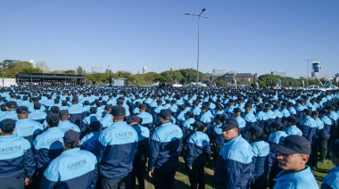 "Llevamos adelante una transformación histórica en materia de equipamiento y profesionalización de la Policía"
