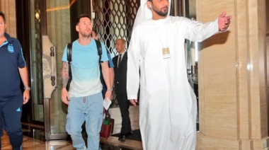 Lionel Messi llegó a Abu Dhabi junto a Ángel Di María y Leandro Paredes