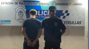 Dos adolescentes fueron atrapados cuando intentaban robar una batería de un automóvil