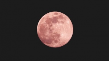 Llega la “Luna Rosa” de abril: Por qué se llama así y cuándo podrá verse