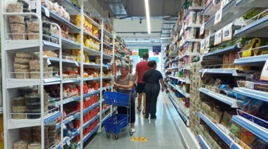 Recesión: Las ventas en los supermercados siguen por debajo del nivel que tenían en 2023