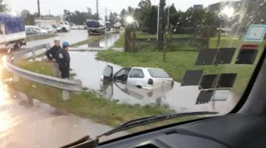 La Plata en emergencia: Intensa tormenta provoca inundaciones alerta naranja en vigencia