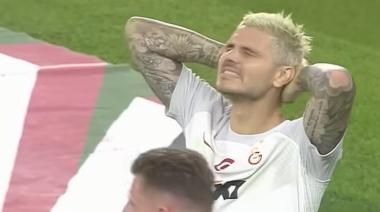 Quisó imitar a Leo Messi y terminó errando un gol regalado